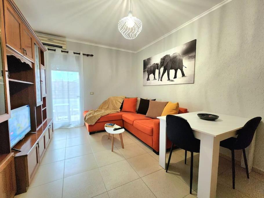 One Bd Flat Near Center With 24H Self Check In Lejlighed Tirana Eksteriør billede