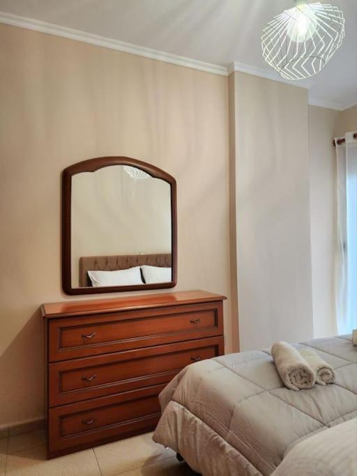 One Bd Flat Near Center With 24H Self Check In Lejlighed Tirana Eksteriør billede